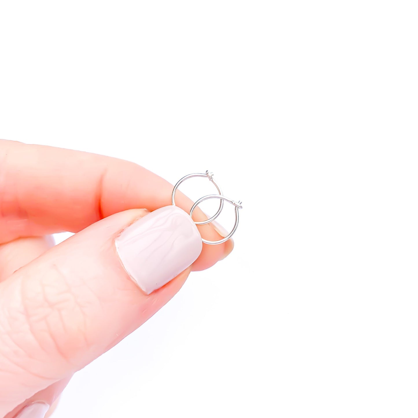 14K White Gold Eyelet Hoop, 9mm