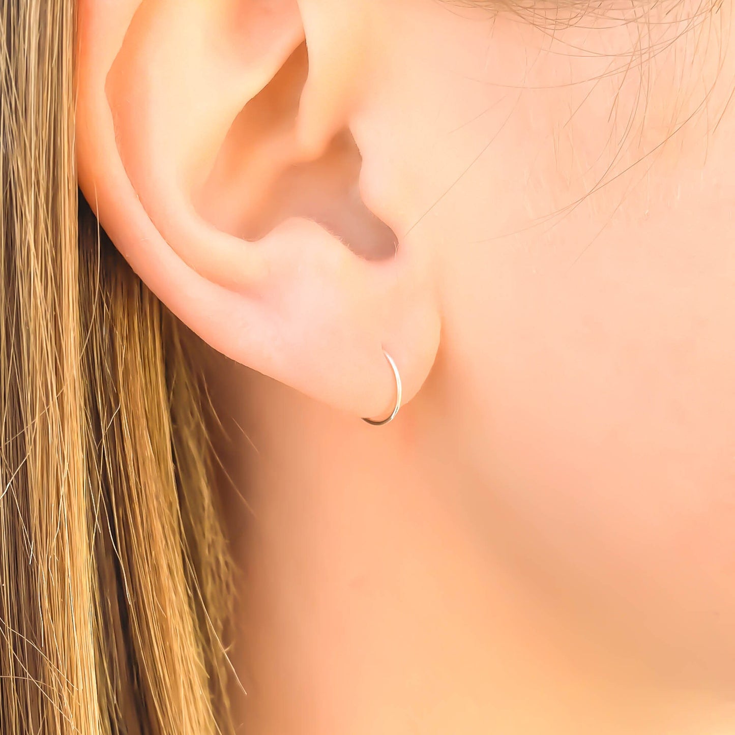 14K White Gold Eyelet Hoop, 9mm