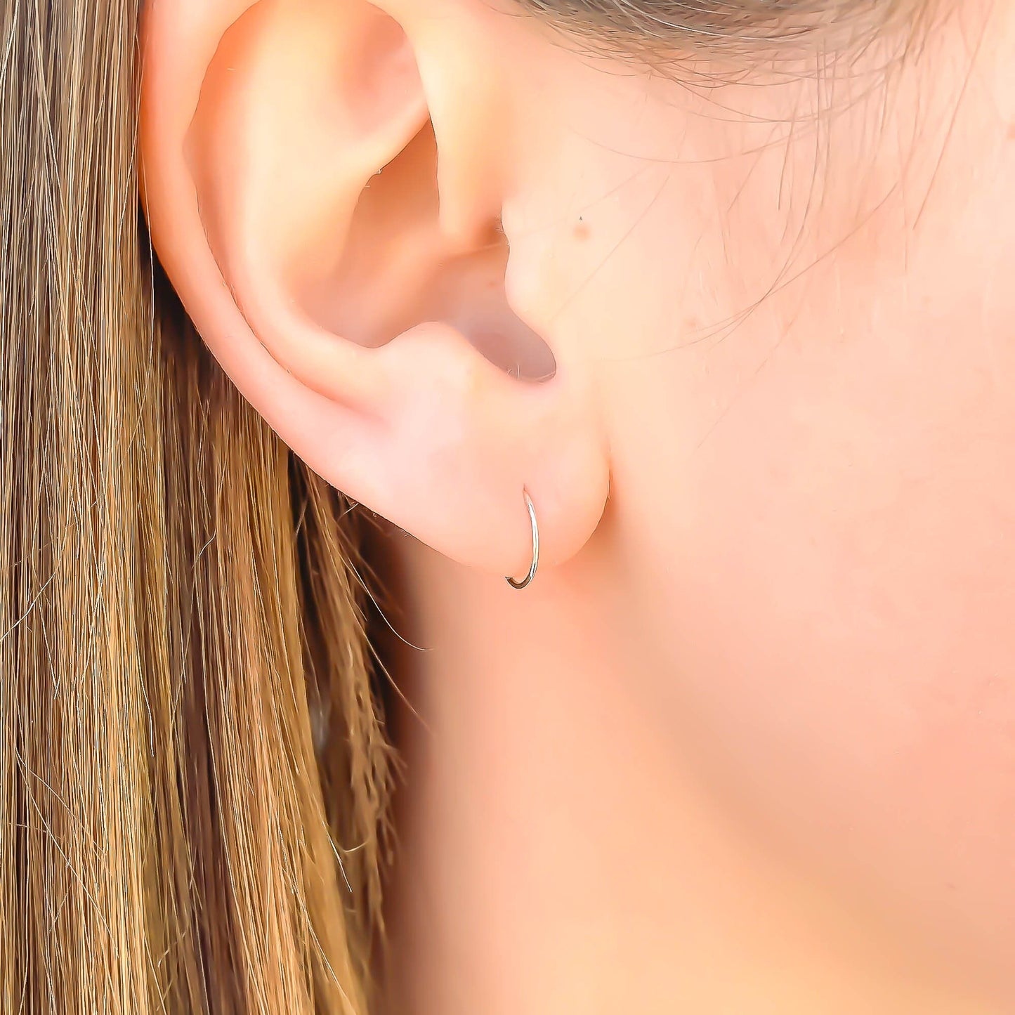 14K White Gold Eyelet Hoop, 9mm