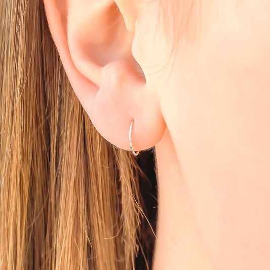 14K White Gold Eyelet Hoop, 9mm